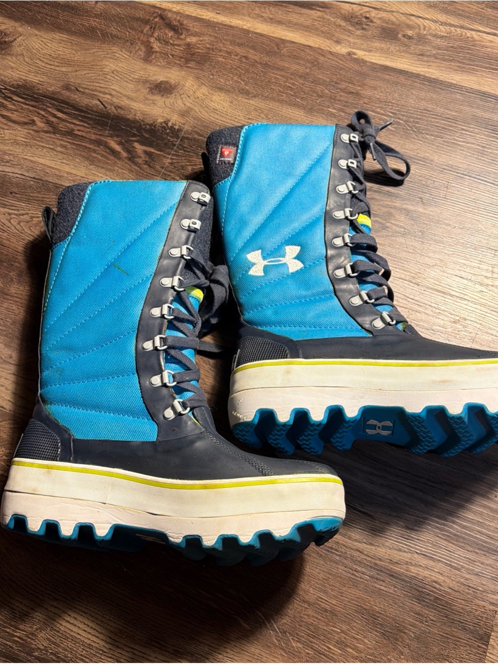 Under Armour Womens Snow Boots 7.5 Clackamas 200 Primaloft Lined Lug Sole Turqu